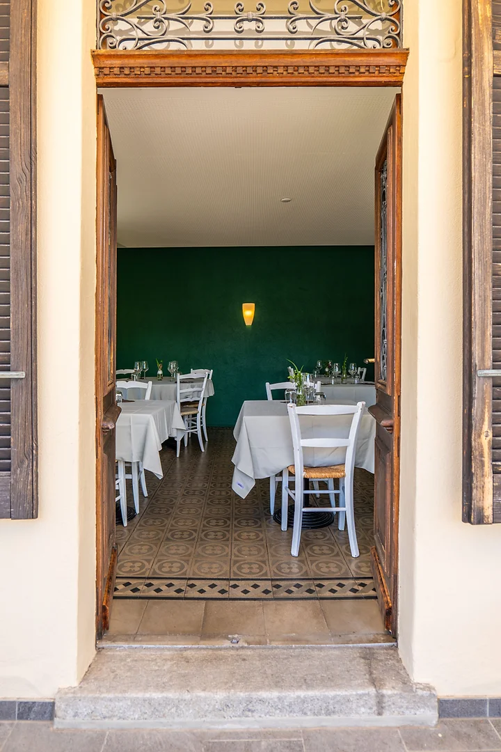 Restaurant dining room entrance
